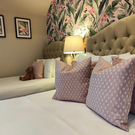 The Corner House Bed & Breakfast Лоустофт Екстериор снимка