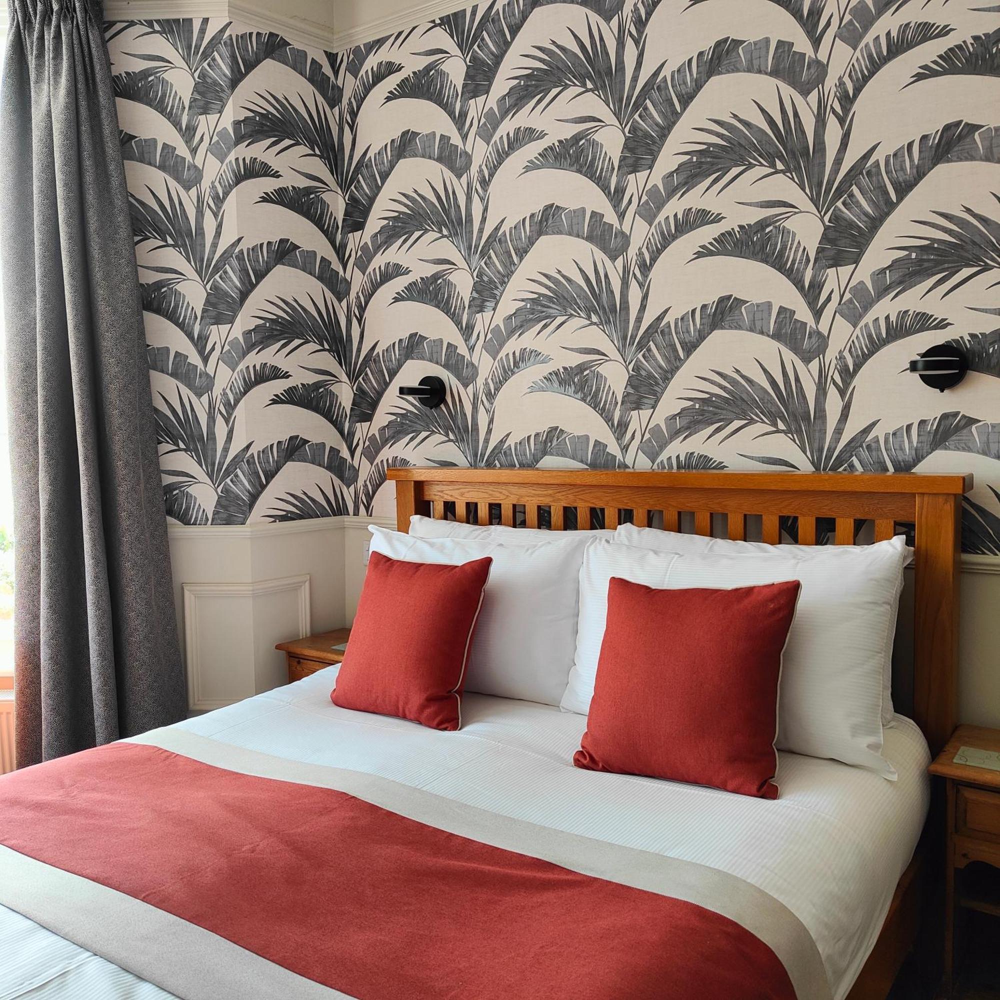 The Corner House Bed & Breakfast Лоустофт Екстериор снимка
